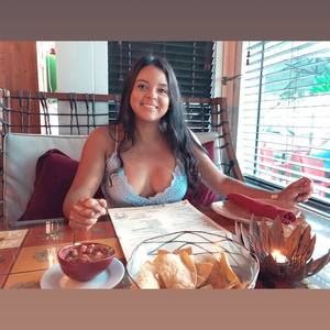 Meet your Posher, Fatima